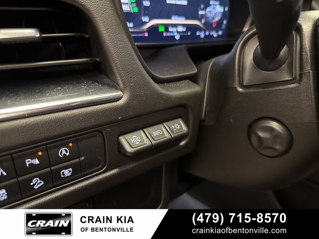 2024 GMC Yukon AT4 - 4WD / PANORAMIC SUNROOF / CLEAN CARFAX