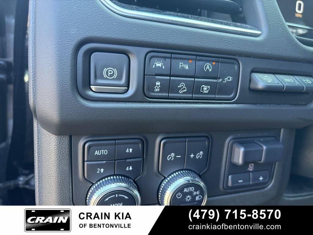 2022 GMC Yukon AT4 - 4WD / PANORAMIC SUNROOF / CLEAN CARFAX