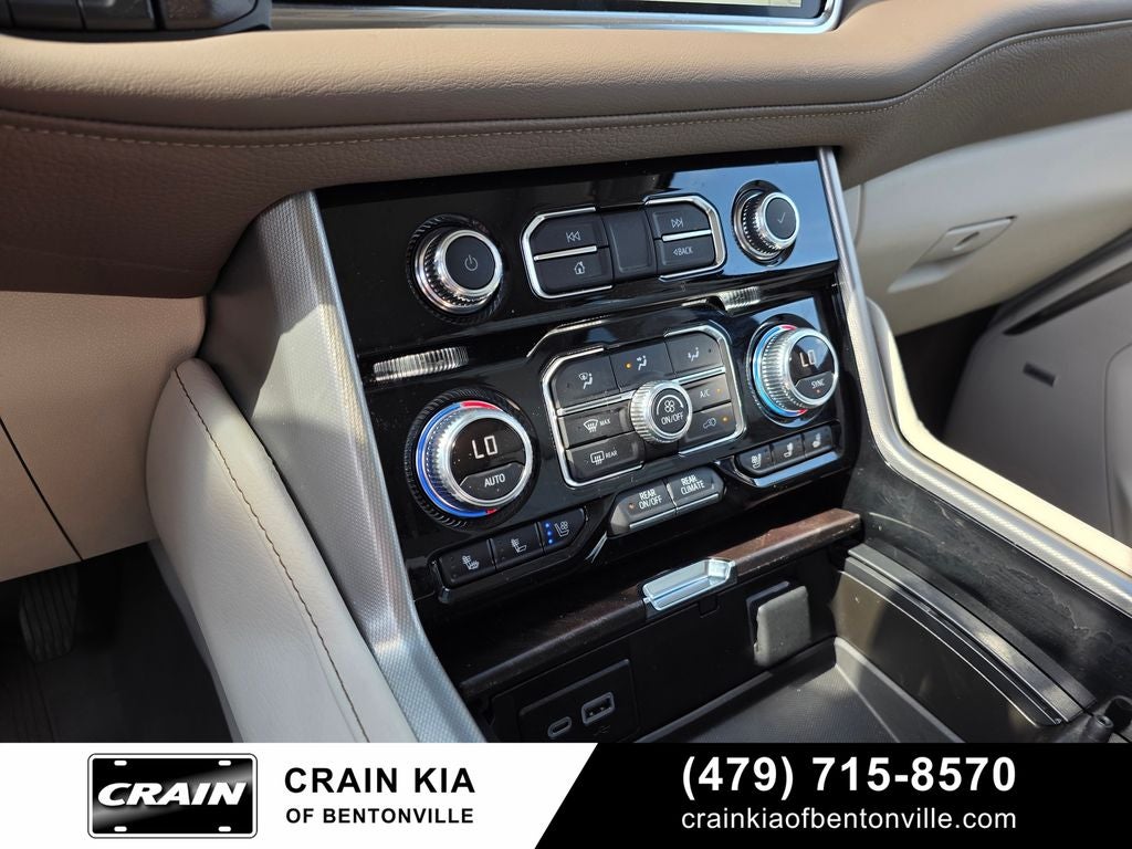 2024 GMC Yukon XL Denali - 4WD / PANORAMIC SUNROOF / ONE OWNER