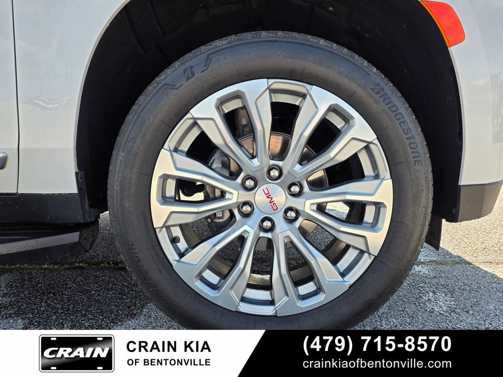 2024 GMC Yukon XL Denali - 4WD / PANORAMIC SUNROOF / ONE OWNER