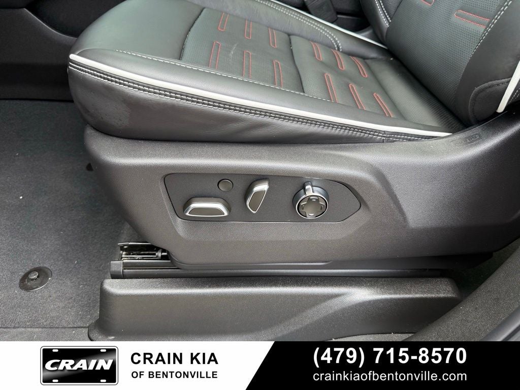 2026 GMC Yukon AT4 Ultimate - 4WD / PANORAMIC SUNROOF / ONE OWNER