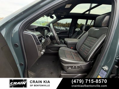 2026 GMC Yukon AT4 Ultimate - 4WD / PANORAMIC SUNROOF / ONE OWNER