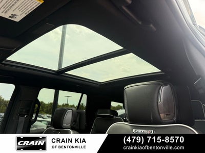 2026 GMC Yukon AT4 Ultimate - 4WD / PANORAMIC SUNROOF / ONE OWNER