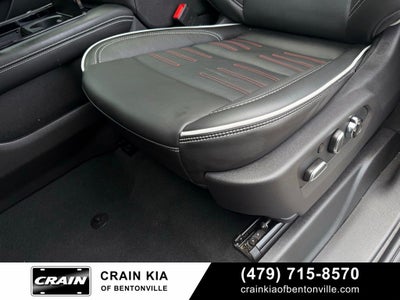 2026 GMC Yukon AT4 Ultimate - 4WD / PANORAMIC SUNROOF / ONE OWNER