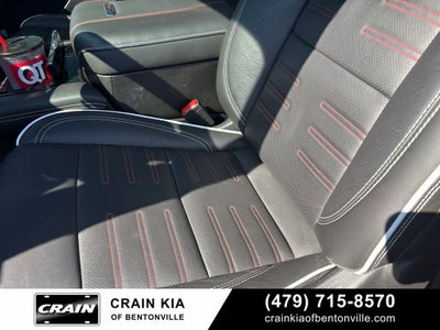2025 GMC Yukon AT4 Ultimate - 4WD / PANORAMIC SUNROOF / ONE OWNER