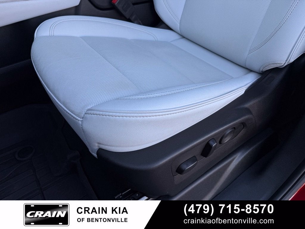 2025 Chevrolet Suburban Premier - 4WD / PANORAMIC SUNROOF / CLEAN CARFAX
