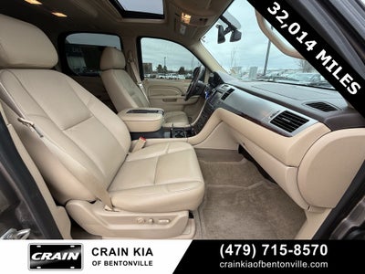 2014 Cadillac Escalade Premium - AWD / CLEAN CARFAX / VERY LOW MILES!