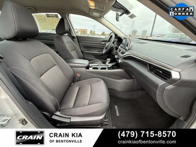 2024 Nissan Altima 2.5 SV - CLEAN CARFAX / ONE OWNER