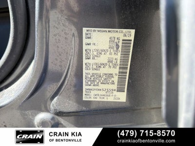 2019 Nissan Titan XD SV - 4WD / CLEAN CARFAX / ONE OWNER