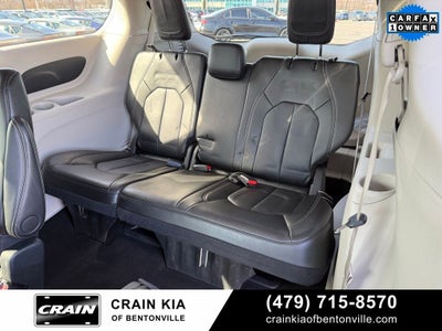 2024 Chrysler Pacifica Touring L - CLEAN CARFAX / ONE OWNER