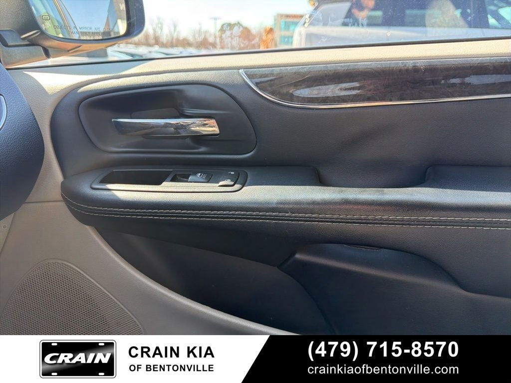 2016 Chrysler Town & Country Touring - WHOLESALE / AS-IS