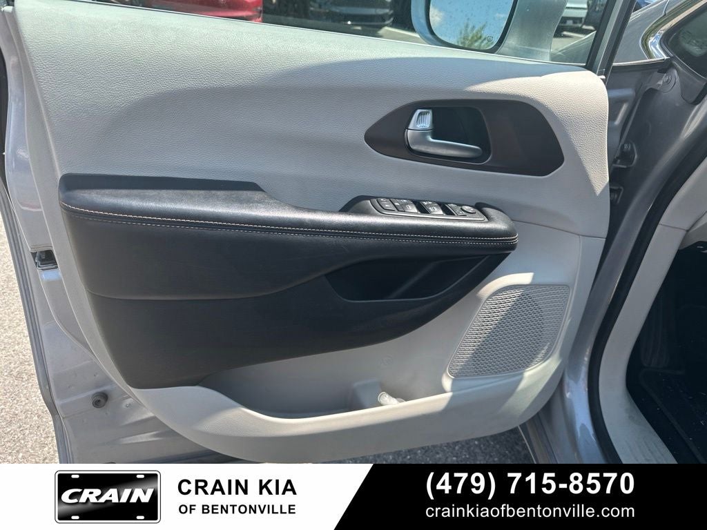2017 Chrysler Pacifica Touring L