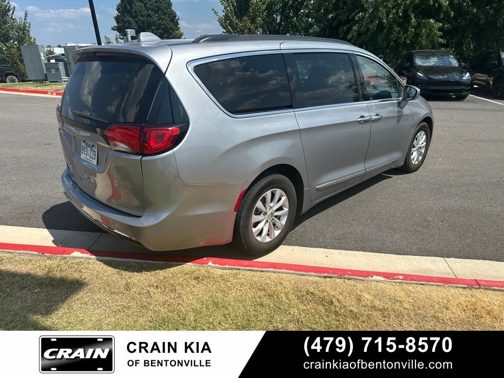 2017 Chrysler Pacifica Touring L