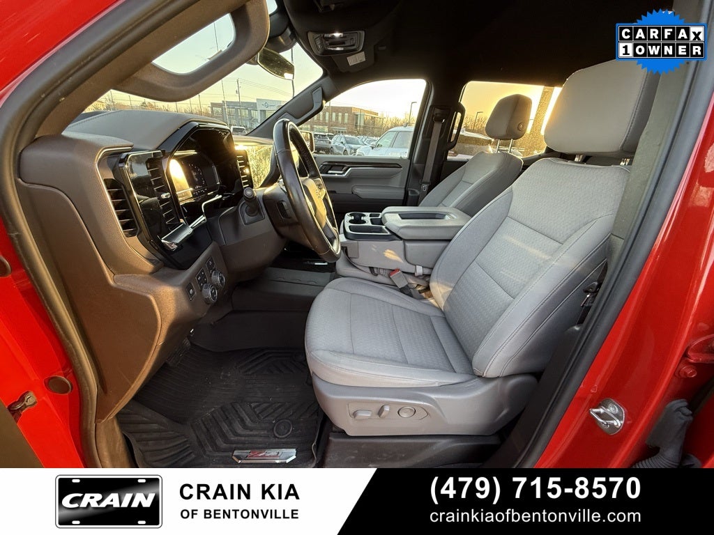 2024 Chevrolet Silverado 1500 LT Z71 - 4WD / CLEAN CARFAX / ONE OWNER