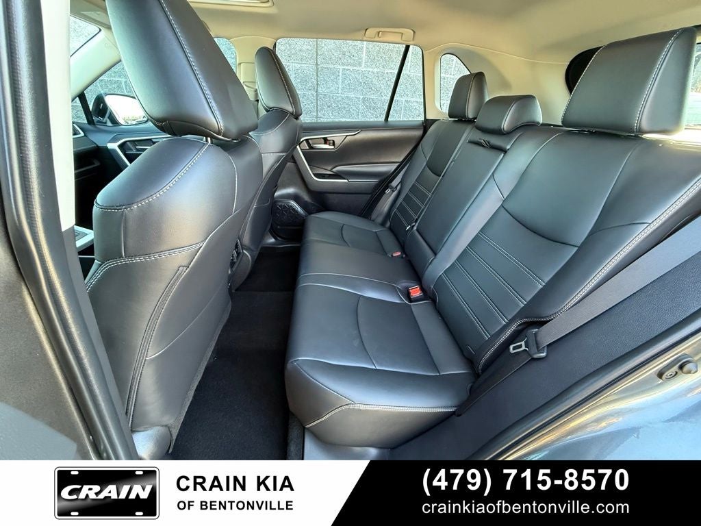 2024 Toyota RAV4 XLE Premium - SUNROOF / CLEAN CARFAX / ONE OWNER