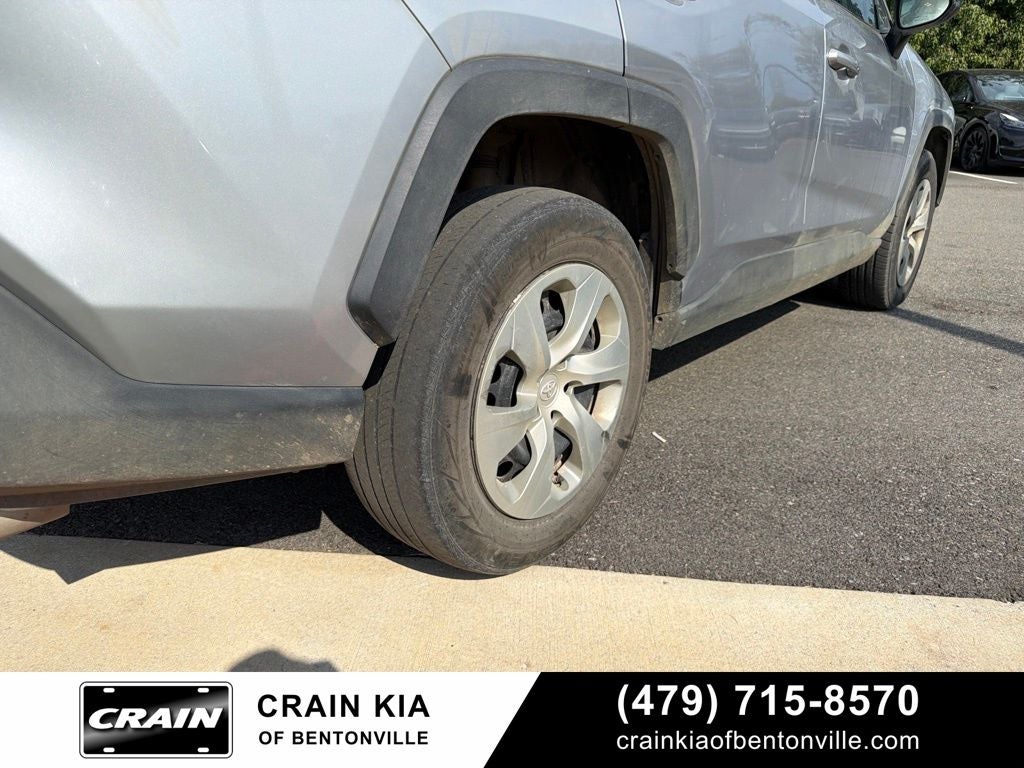 2019 Toyota RAV4 LE - AWD / CLEAN CARFAX / ONE OWNER