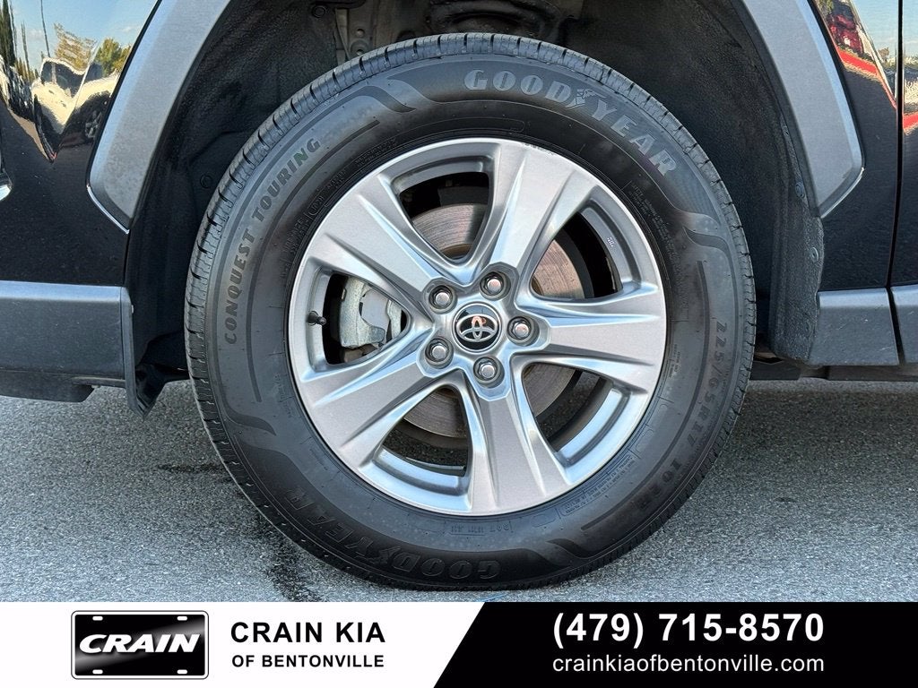 2022 Toyota RAV4 XLE - AWD / CLEAN CARFAX