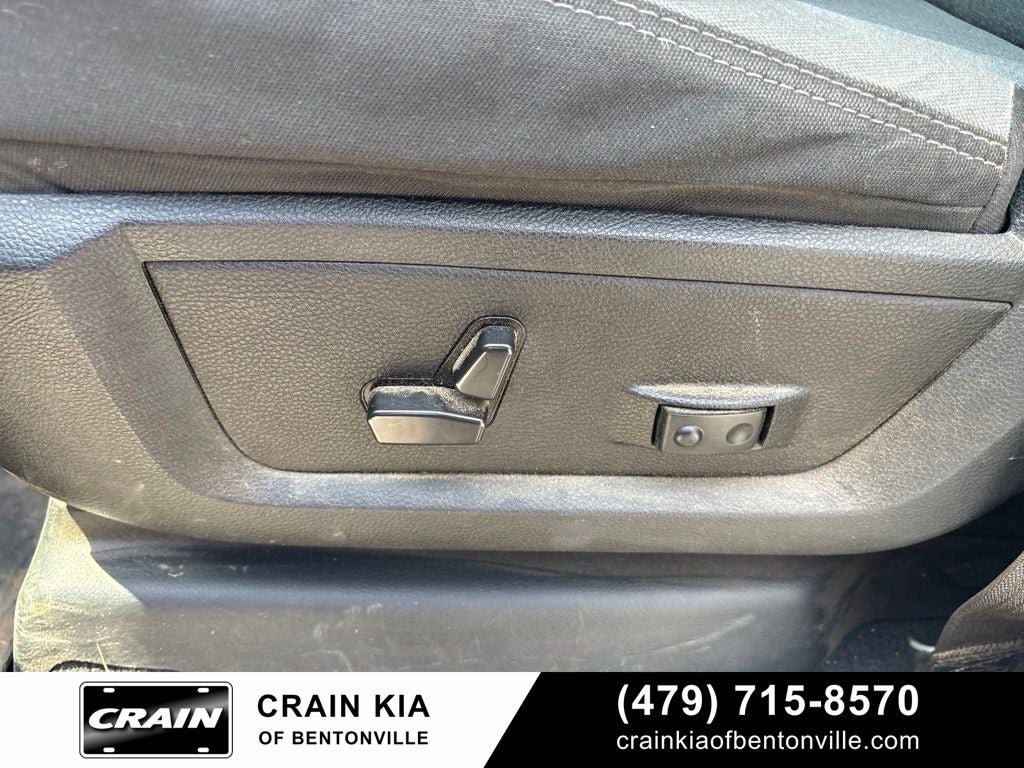 2022 RAM 3500 Big Horn - 4WD / CLEAN CARFAX