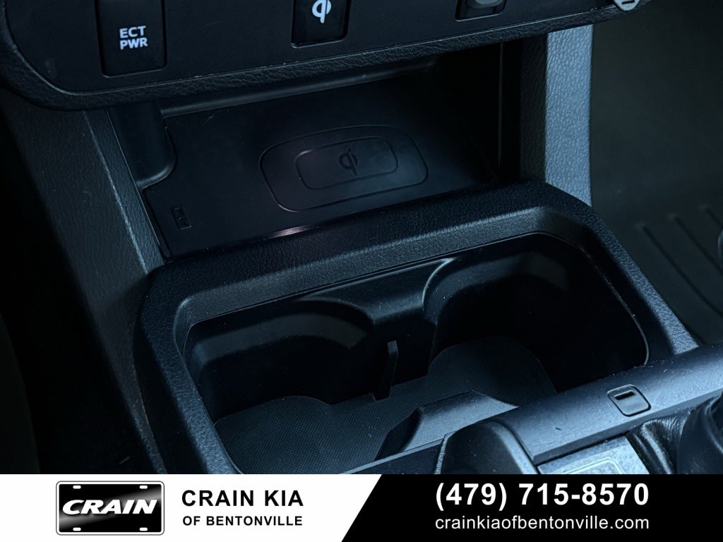 2017 Toyota Tacoma SR V6 - 4WD / LIFTED! / CLEAN CARFAX