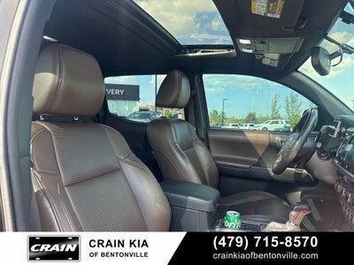 2017 Toyota Tacoma Limited - 4WD / SUNROOF / LIFTED!