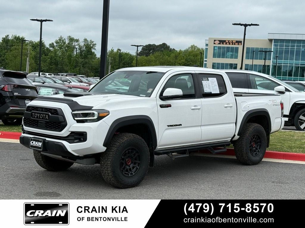 2022 Toyota Tacoma TRD Pro V6 - 4WD / SUNROOF / ONE OWNER