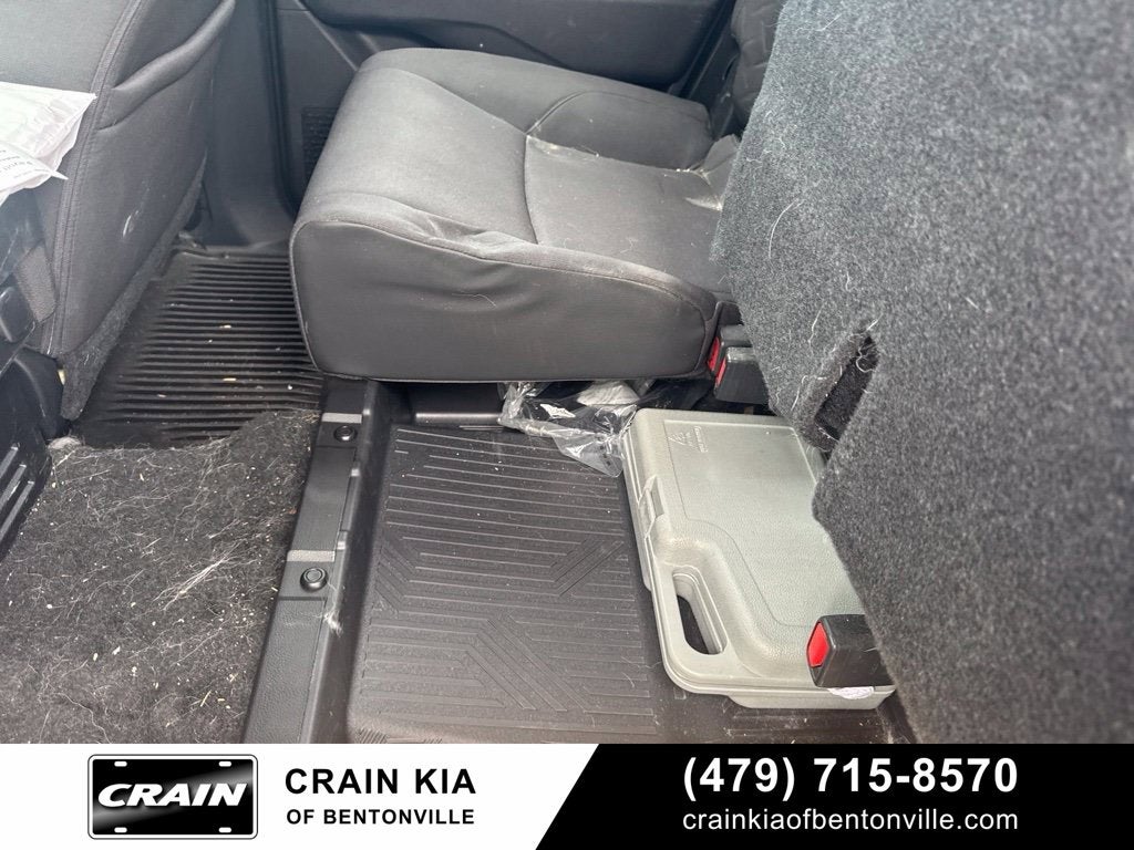 2024 Toyota Tacoma SR5 - 4WD / CLEAN CARFAX