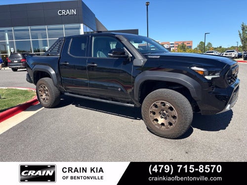 2025 Toyota Tacoma Hybrid Trailhunter - 4WD / CLEAN CARFAX / ONE OWNER