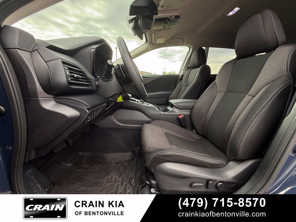 2025 Subaru Outback Premium - AWD / CLEAN CARFAX / ONE OWNER