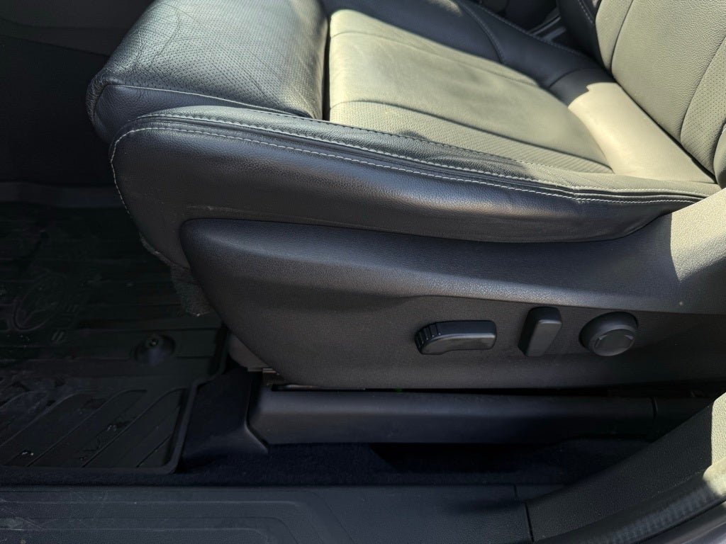 2021 Subaru Ascent Limited - AWD / PANORAMIC SUNROOF / ONE OWNER