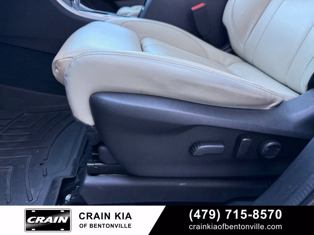 2021 Subaru Ascent Limited - AWD / PANORAMIC SUNROOF / CLEAN CARFAX