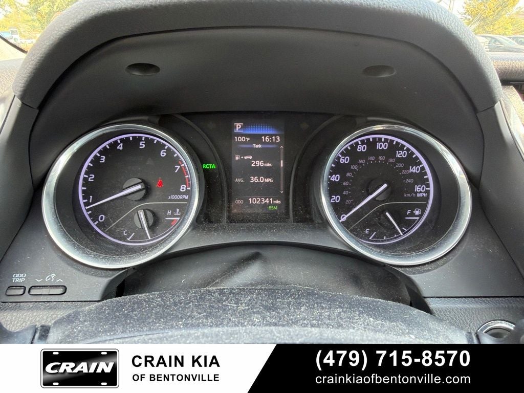 2019 Toyota Camry SE - SUNROOF / CLEAN CARFAX