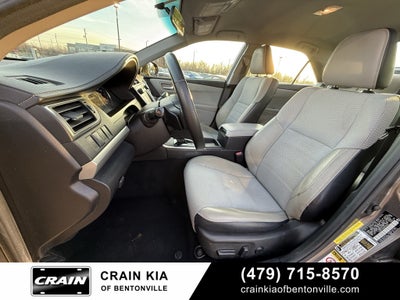 2016 Toyota Camry SE - CLEAN CARFAX HISTORY