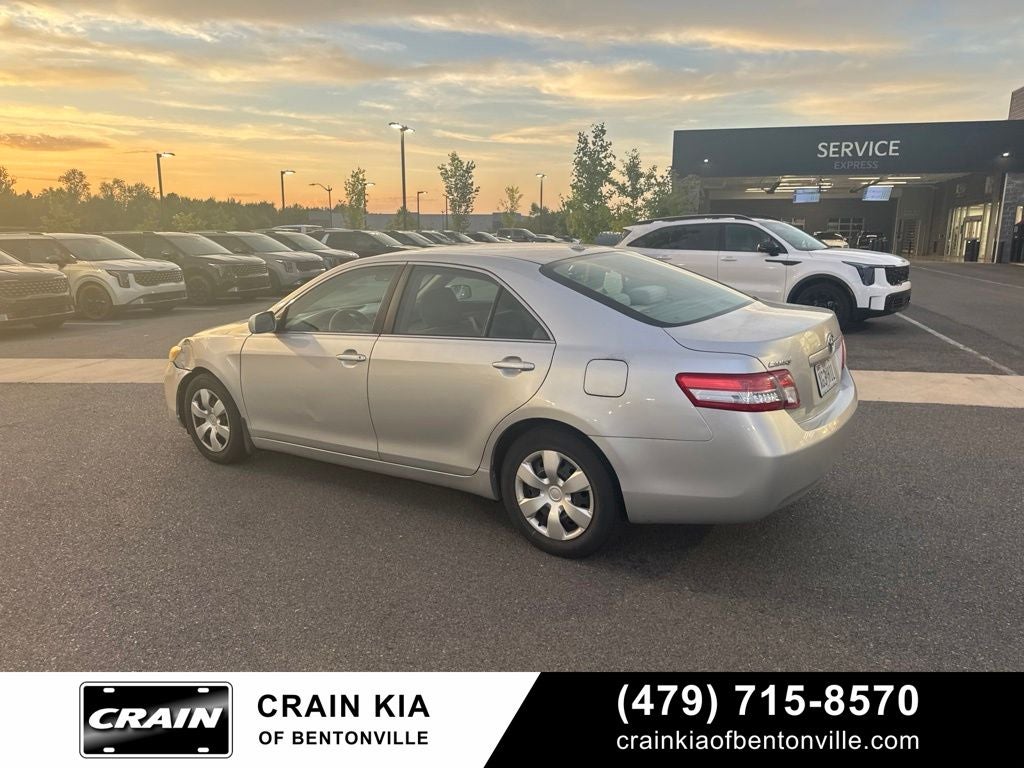 2010 Toyota Camry LE - CLEAN CARFAX