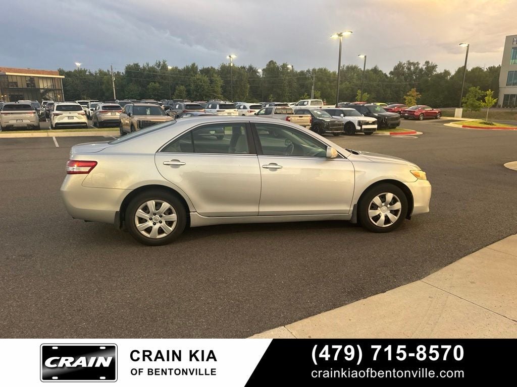 2010 Toyota Camry LE - CLEAN CARFAX