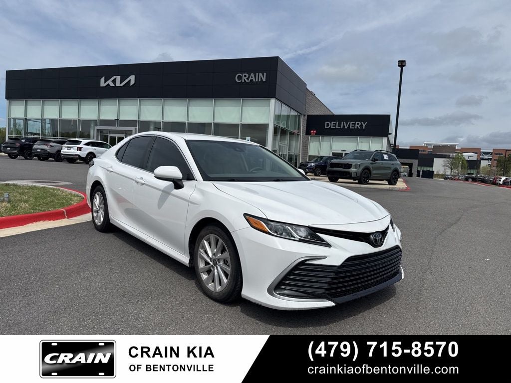 2023 Toyota Camry LE - CLEAN CARFAX / ONE OWNER