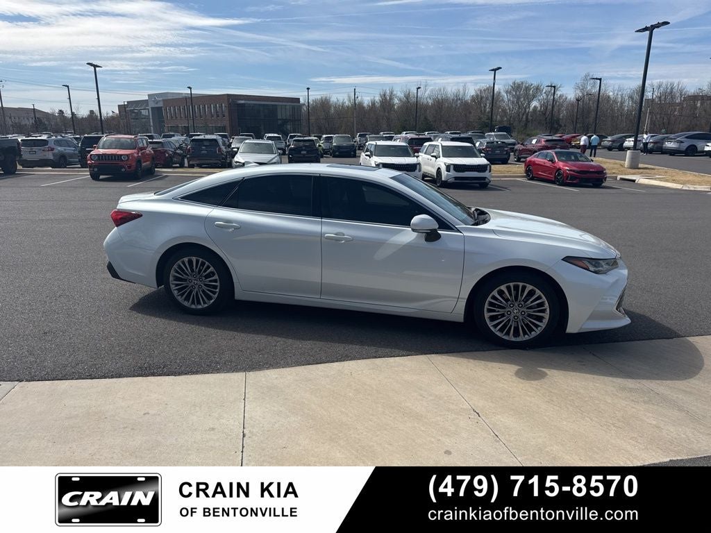 2022 Toyota Avalon Hybrid Limited - SUNROOF / CLEAN CARFAX