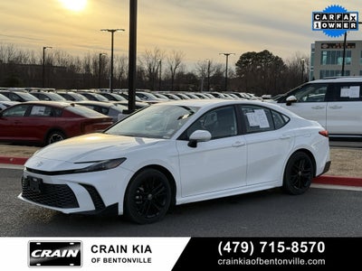 2025 Toyota Camry SE - CLEAN CARFAX / ONE OWNER