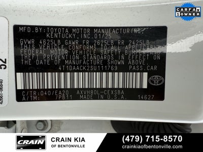 2025 Toyota Camry SE - CLEAN CARFAX / ONE OWNER