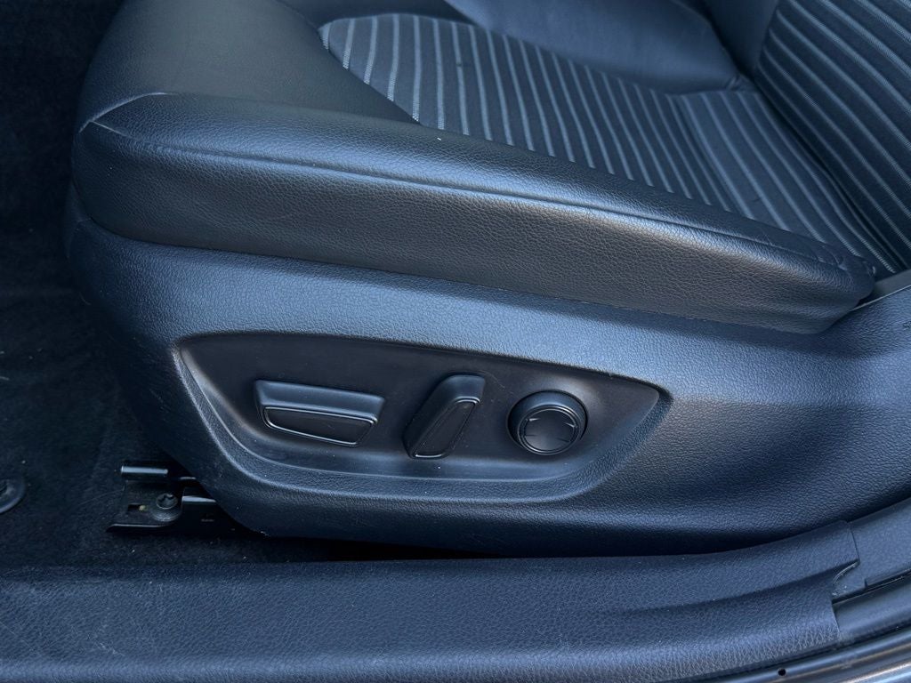 2024 Toyota Camry SE - CLEAN CARFAX / ONE OWNER