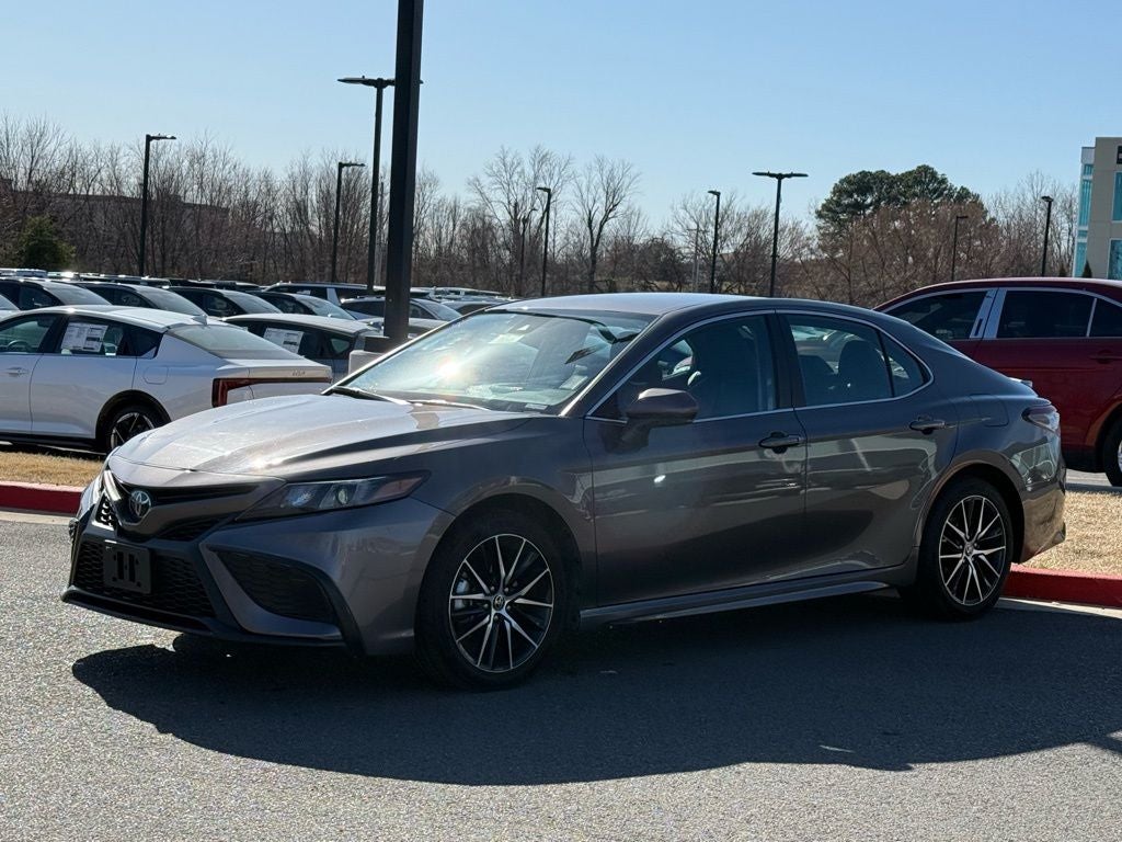 2024 Toyota Camry SE - CLEAN CARFAX / ONE OWNER