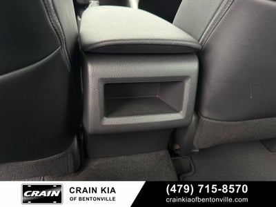 2020 Toyota Camry SE - CLEAN CARFAX / ONE OWNER