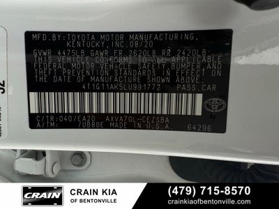 2020 Toyota Camry SE - CLEAN CARFAX / ONE OWNER