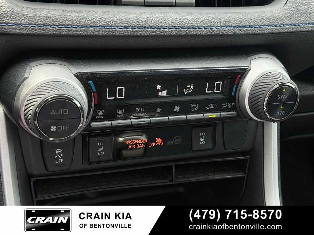 2022 Toyota RAV4 Hybrid XSE - AWD / PANORAMIC SUNROOF / ONE OWNER