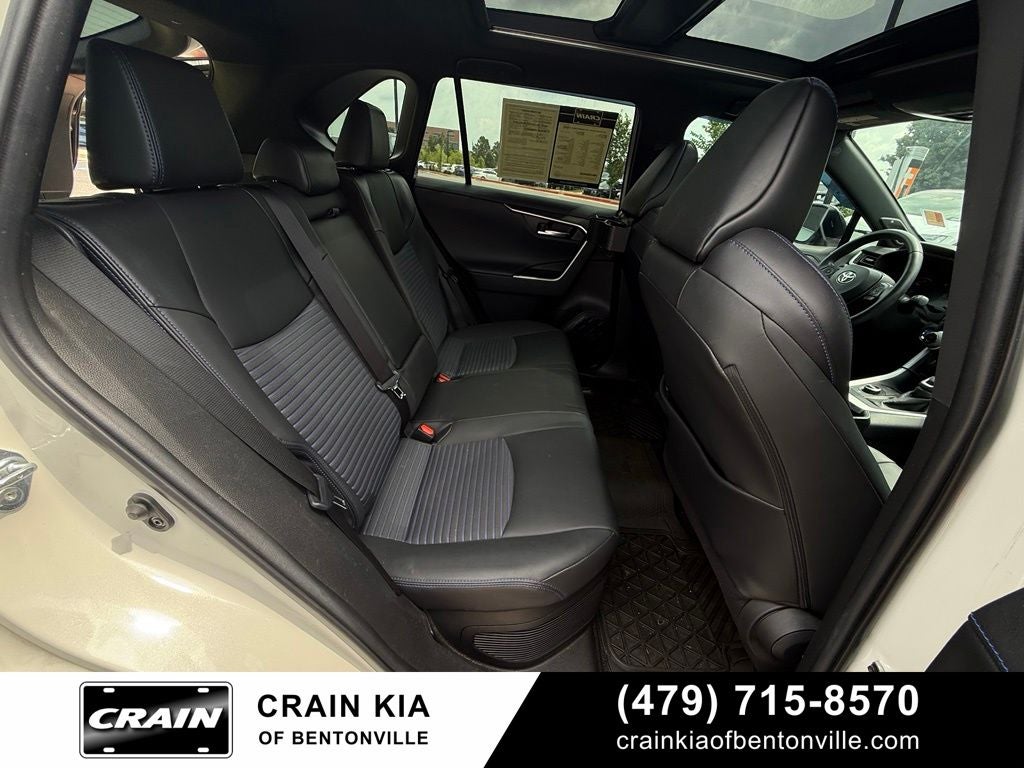 2022 Toyota RAV4 Hybrid XSE - AWD / PANORAMIC SUNROOF / ONE OWNER