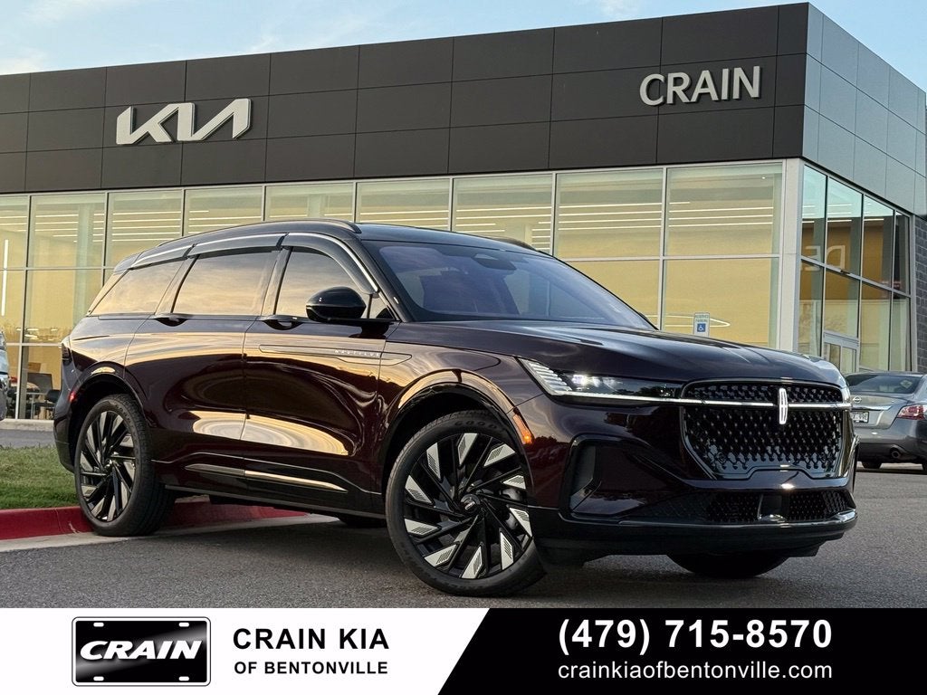 2025 Lincoln Nautilus Reserve - AWD / PANORAMIC SUNROOF / CLEAN CARFAX