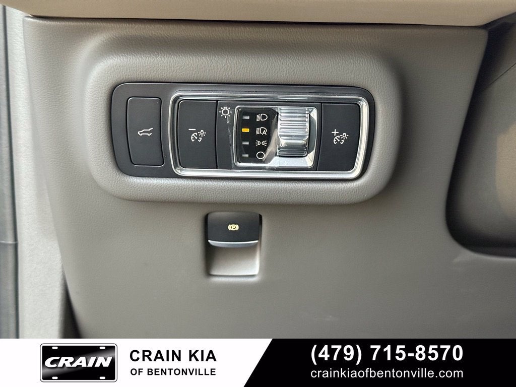 2025 Lincoln Nautilus Reserve - AWD / PANORAMIC SUNROOF / CLEAN CARFAX