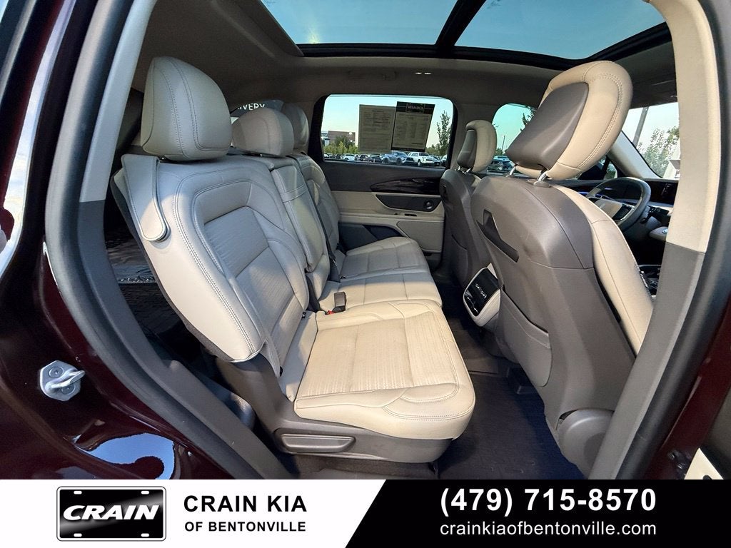 2025 Lincoln Nautilus Reserve - AWD / PANORAMIC SUNROOF / CLEAN CARFAX