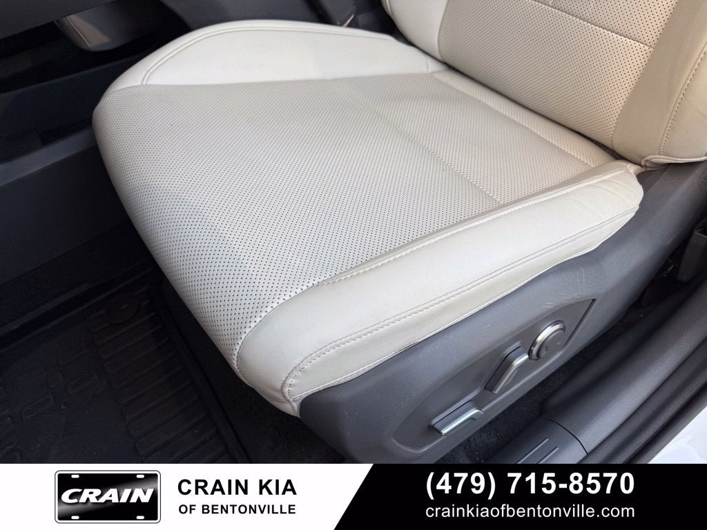 2025 Hyundai SANTA FE SEL - CARFAX ONE OWNER