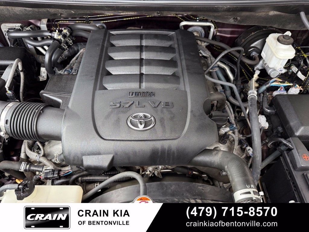 2018 Toyota Sequoia SR5 5.7L V8 - 4WD / SUNROOF