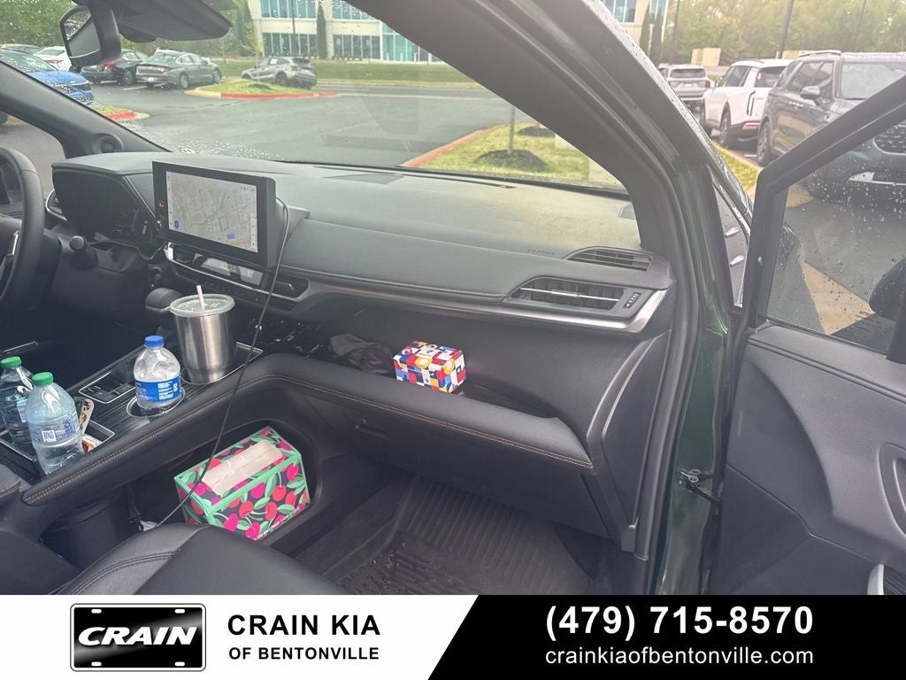 2025 Toyota Sienna Woodland Edition - AWD / DVD / SUNROOF